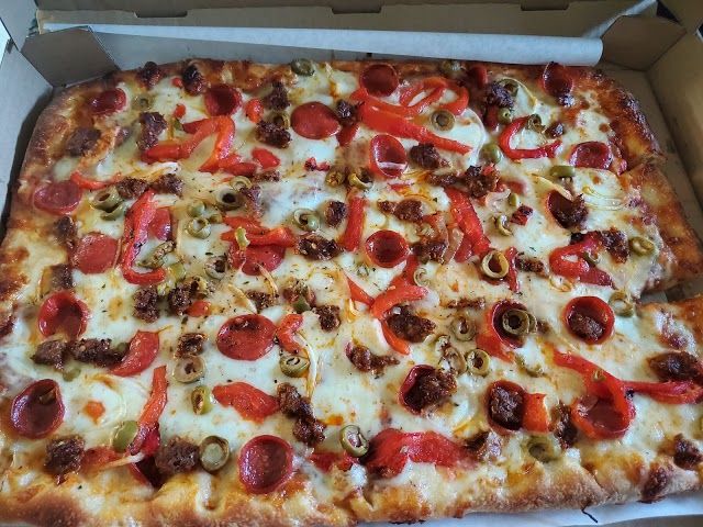 The Naked City Pizza Shop